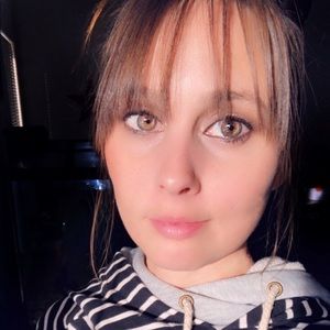 Meet your Posher, Carrie